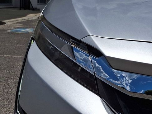 Used 2018 Honda Clarity Plug-In Hybrid image 9