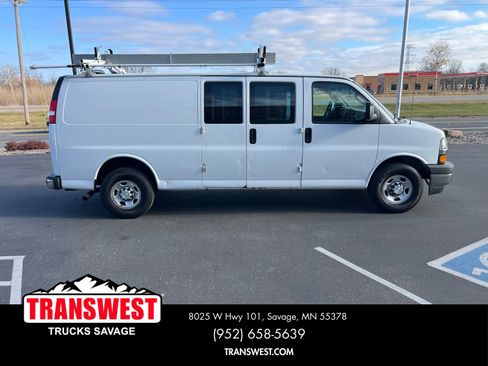 Used 2018 Chevrolet Express 3500 Extended w/ Driver Convenience Package image 6