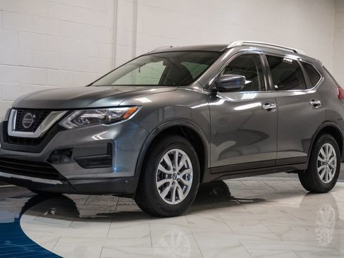 Used 2020 Nissan Rogue SV image 4