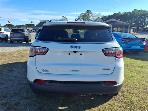 Used 2022 Jeep Compass Latitude image 17