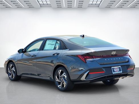 New 2026 Hyundai Elantra Limited FWD image 6