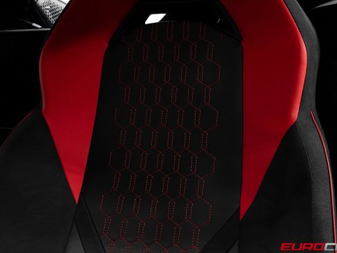 Used 2025 Lamborghini Revuelto image 45