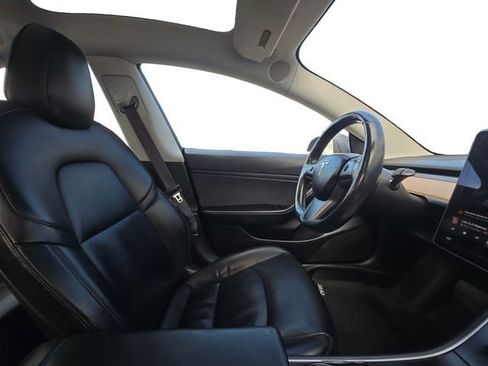 Used 2018 Tesla Model 3 Long Range RWD image 10