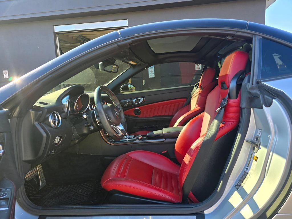 Used 2018 Mercedes-Benz SLC 43 AMG image 16