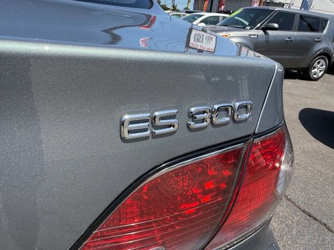 Used 2003 Lexus ES 330 image 9