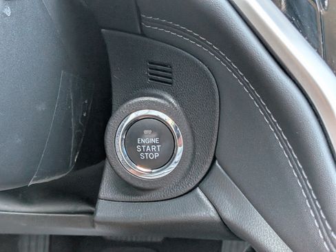 Used 2025 Subaru Outback Premium AWD/4WD image 30