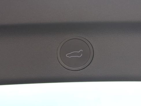 Used 2023 Tesla Model Y Long Range AWD/4WD image 33