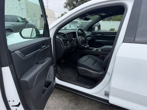 Used 2026 GMC Acadia Elevation w/ Black Edition FWD image 5