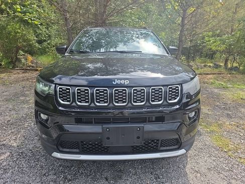 Used 2025 Jeep Compass Limited AWD/4WD image 2