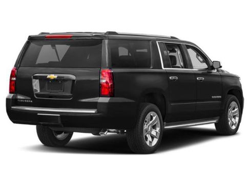 Used 2015 Chevrolet Suburban LTZ image 2