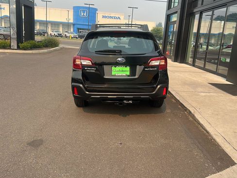 Used 2019 Subaru Outback 2.5i AWD/4WD image 7