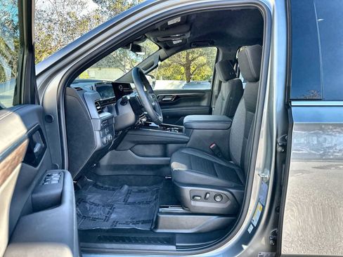 Used 2025 Chevrolet Tahoe LS image 2