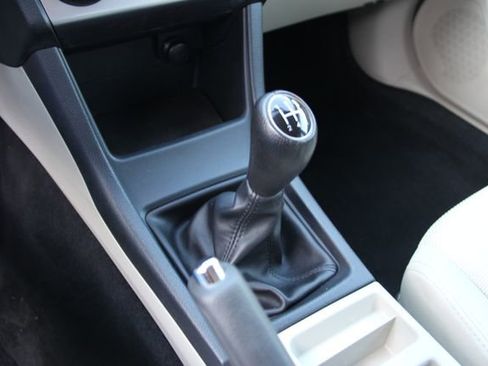 Used 2015 Subaru Crosstrek 2.0i Premium image 24