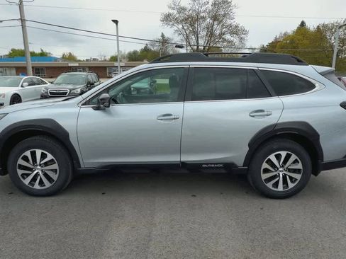 Used 2024 Subaru Outback Premium AWD/4WD image 5