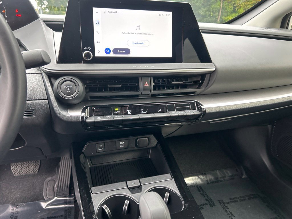 Certified 2024 Toyota Prius LE FWD image 17