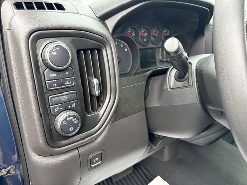 Used 2021 Chevrolet Silverado 1500 Custom image 10