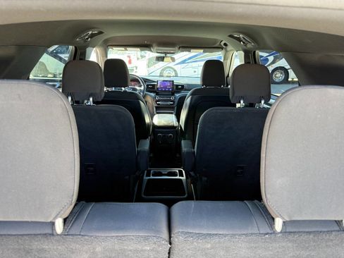 Used 2020 Ford Explorer XLT w/ Comfort Package image 30