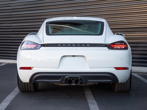 Certified 2024 Porsche 718 Cayman RWD image 6