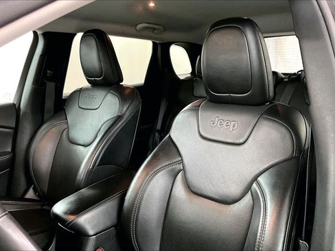 Used 2023 Jeep Cherokee Altitude Lux image 16