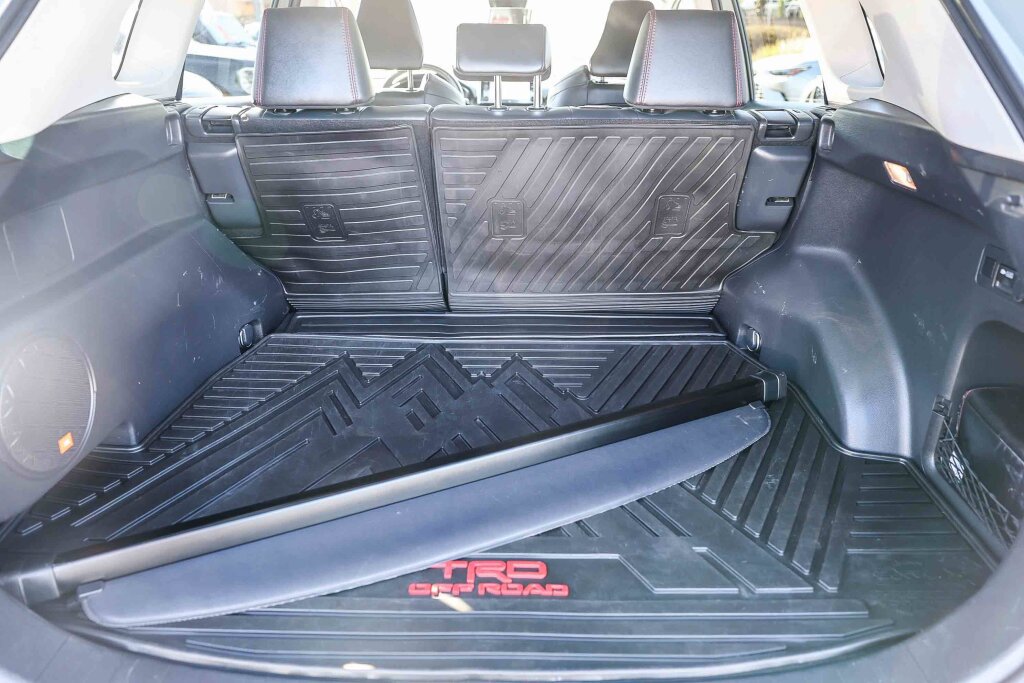 Certified 2020 Toyota RAV4 TRD Off-Road AWD/4WD image 27