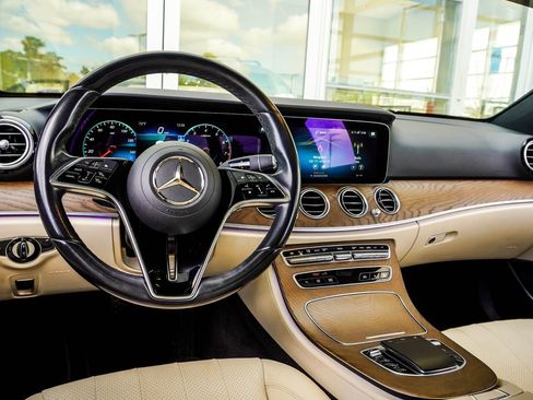 Used 2022 Mercedes-Benz E 350 Sedan image 15