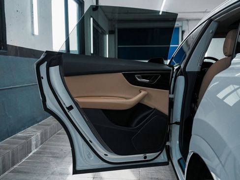 Used 2023 Audi Q8 Premium w/ Convenience Package image 13