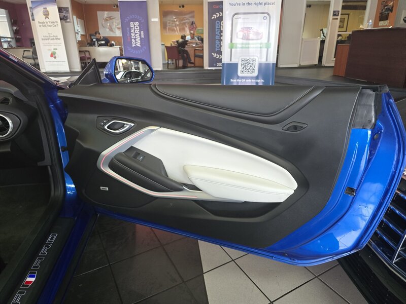 Used 2017 Chevrolet Camaro LT RWD image 12
