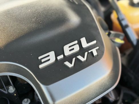 Used 2019 Dodge Challenger SXT image 36