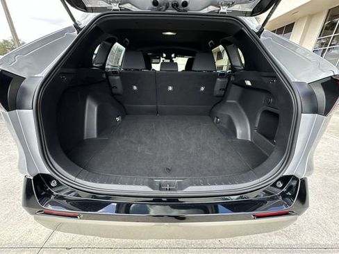 Used 2024 Toyota RAV4 SE image 31