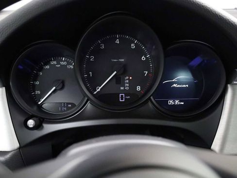 Certified 2026 Porsche Macan image 24