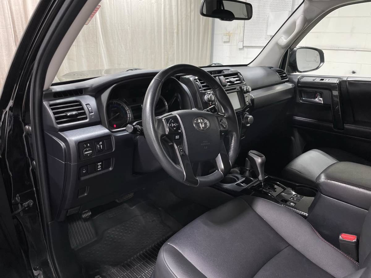 Used 2019 Toyota 4Runner TRD Off-Road Premium AWD/4WD image 10