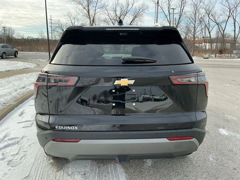 Used 2025 Chevrolet Equinox LT w/ Convenience Package II image 12