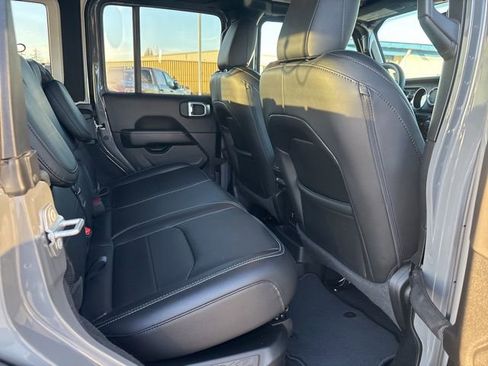 Used 2023 Jeep Wrangler Unlimited Sahara image 16