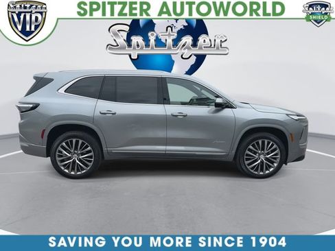 Used 2025 Buick Enclave Avenir AWD/4WD image 10