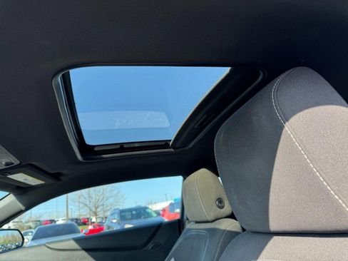 Used 2017 Chevrolet Camaro LT w/ Technology Package image 10