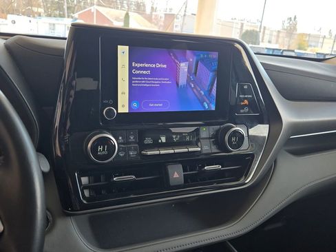 Used 2023 Toyota Highlander LE image 23