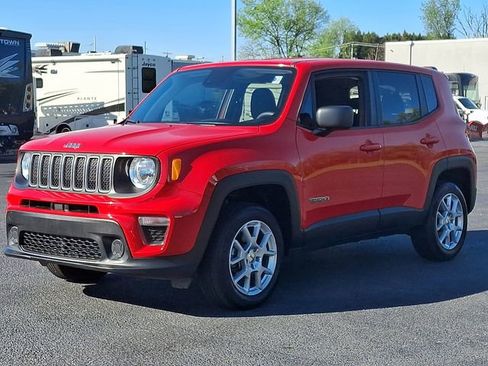 Used 2023 Jeep Renegade Latitude AWD/4WD image 6