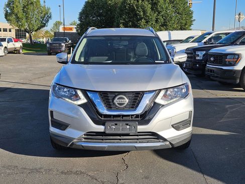 Used 2018 Nissan Rogue SV AWD/4WD image 11