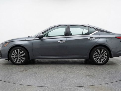 Used 2025 Nissan Altima 2.5 SV image 5