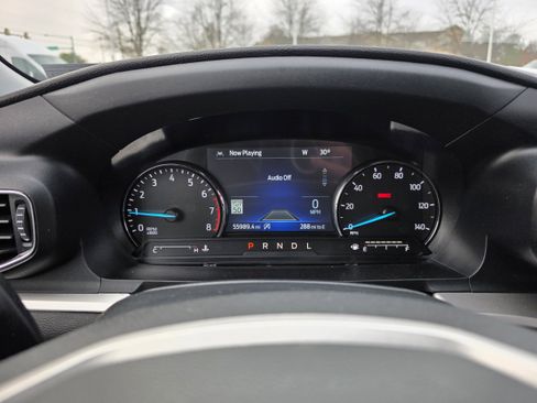 Certified 2022 Ford Explorer XLT w/ Equipment Group 202A image 18