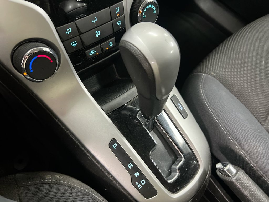 Used 2016 Chevrolet Cruze LT FWD image 16