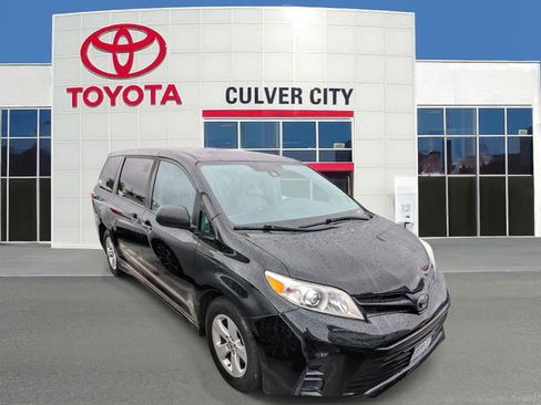 Used 2020 Toyota Sienna L image 1