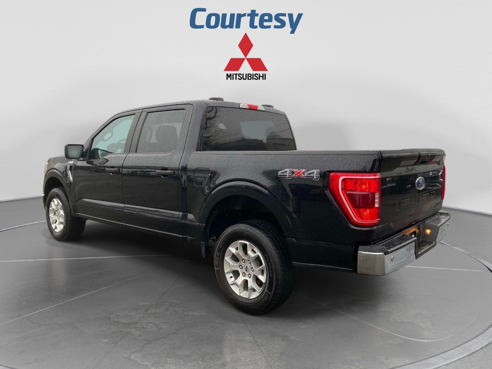 Used 2023 Ford F150 XLT AWD/4WD image 4
