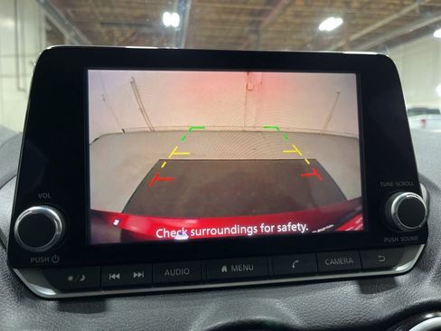 Used 2020 Nissan Sentra SV FWD image 17