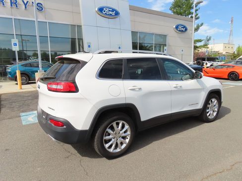 Used 2015 Jeep Cherokee Limited w/ Luxury Group image 4