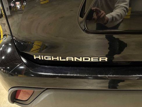 Certified 2022 Toyota Highlander LE image 26