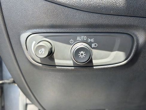 Used 2023 Chevrolet Equinox LS w/ LS Convenience Package FWD image 25