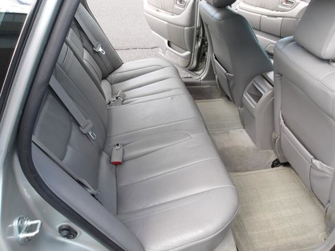 Used 2002 Toyota Avalon XL FWD image 11