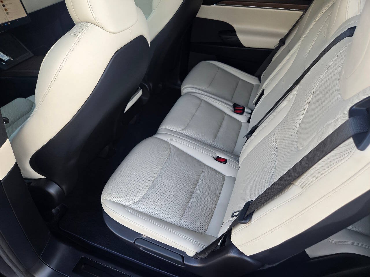 Used 2023 Tesla Model X AWD/4WD image 24