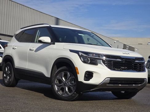 Used 2024 Kia Seltos S image 2